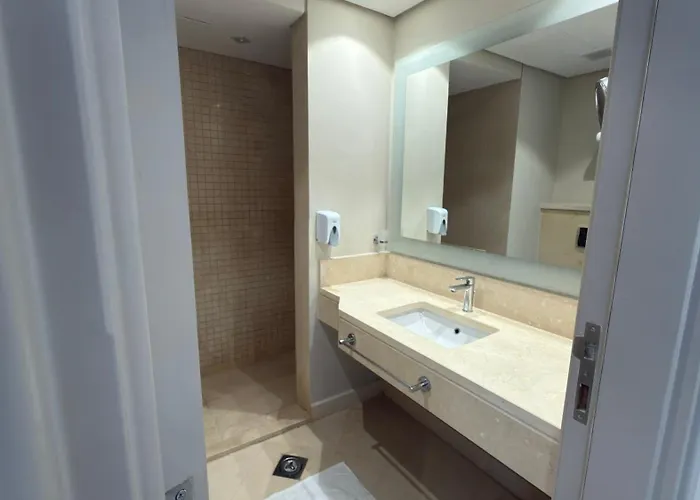 Apartman Mangroovy 2br Penthouse, Access, Pool & Sea Views & Private Rooftop Terrace el-Gúna