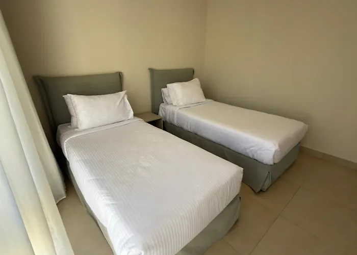 Mangroovy 2br Penthouse, Access, Pool & Sea Views & Private Rooftop Terrace *
