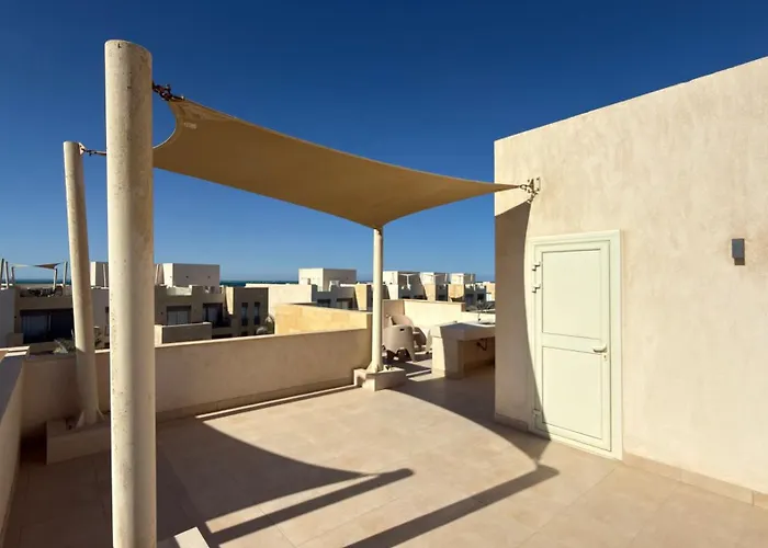 Mangroovy 2br Penthouse, Access, Pool & Sea Views & Private Rooftop Terrace Apartman el-Gúna