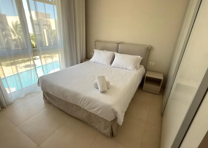 Apartman Mangroovy 2br Penthouse, Access, Pool & Sea Views & Private Rooftop Terrace el-Gúna