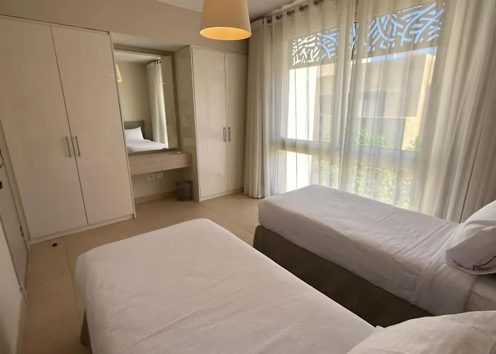 Mangroovy 2br Penthouse, Access, Pool & Sea Views & Private Rooftop Terrace