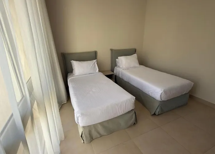 Mangroovy 2br Penthouse, Access, Pool & Sea Views & Private Rooftop Terrace *