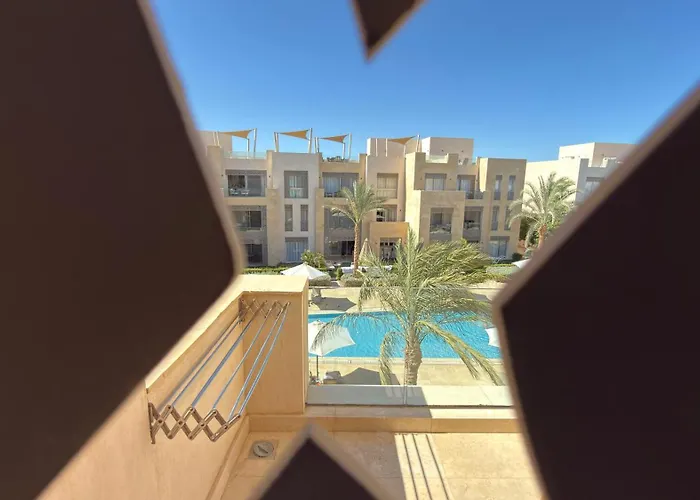 Mangroovy 2br Penthouse, Access, Pool & Sea Views & Private Rooftop Terrace *